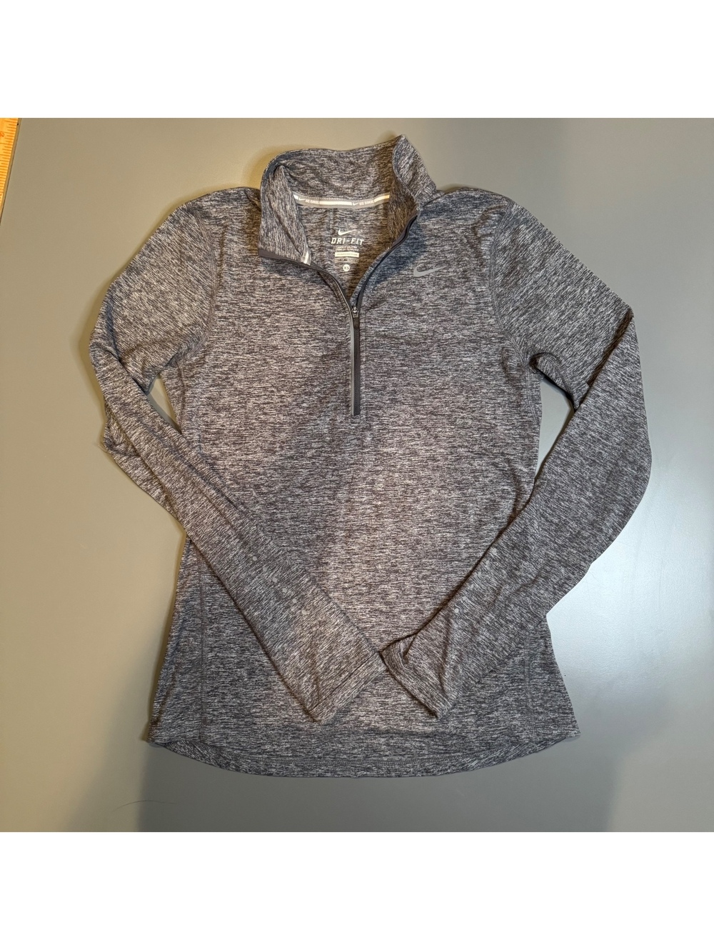 Nike Dri-FIT Women's XS Gray Long Sleeve Quarter Zip Running